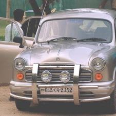 Hindustan Ambassador 1800