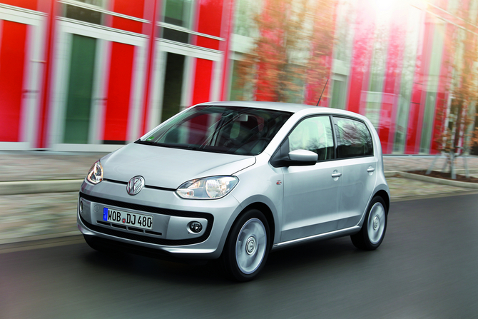 Volkswagen up!  1.0 white up! four-door