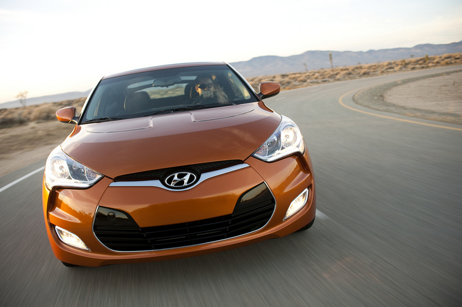 Hyundai unveils the 2012 Veloster in Detroit