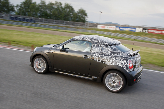 MINI shows-off camouflaged future Coupé model