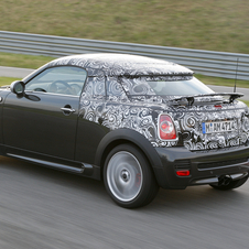 MINI shows-off camouflaged future Coupé model