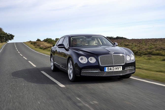 A marca britânica lançou em 2013 o Continental Flying Spur e vendeu mais de 2000 unidades