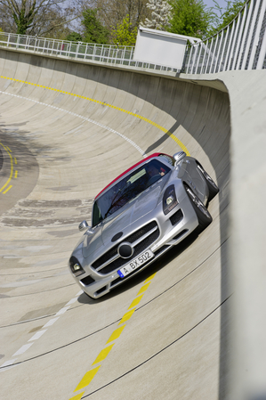 Mercedes release first details of SLS AMG Roadster