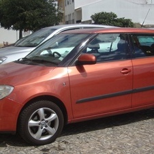 Vendo Skoda Fabia Elegance Laranja 5.380,00€