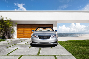 Chrysler launches the 2011 200 Convertible 