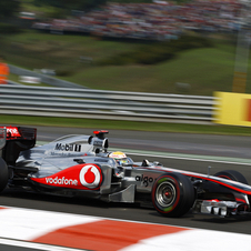 Button Wins a Rainy Race in Hungary