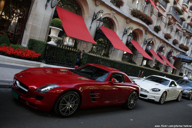 Mercedes-Benz SLS-Class