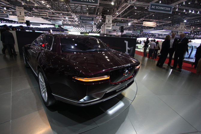 Bertone presents Jaguar B99 Concept at Geneva