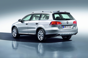 Volkswagen Reveals Passat Alltrak that Lifts Passat Wagon