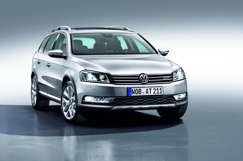 Volkswagen Reveals Passat Alltrak that Lifts Passat Wagon