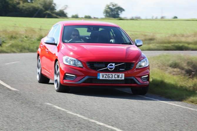 Volvo S60 D5 R-Design Momentum Powershift