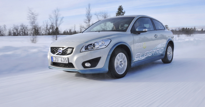 Rough winter conditions put to proof the Volvo C30 Electric