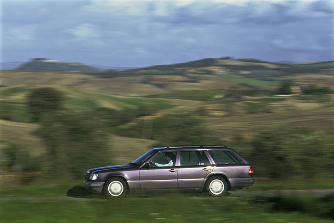 Mercedes-Benz 320 E