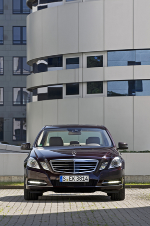 Mercedes-Benz E 300 BlueEfficiency Elegance 7G-Tronic