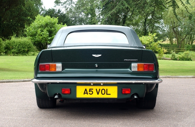 Aston Martin V8 Vantage Volante