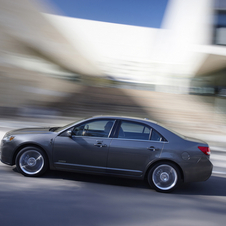 Lincoln launches hybrid version of the MKZ