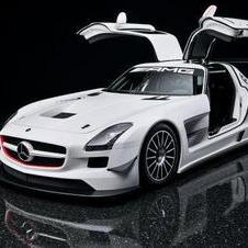 Mercedes’ GT3 version of the SLS AMG comes out