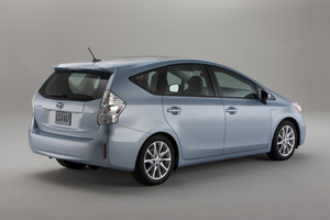 Toyota Prius v