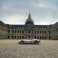 Jaguar C-X75 wins luxurious award