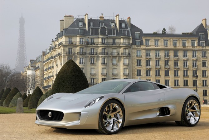 Jaguar C-X75 wins luxurious award