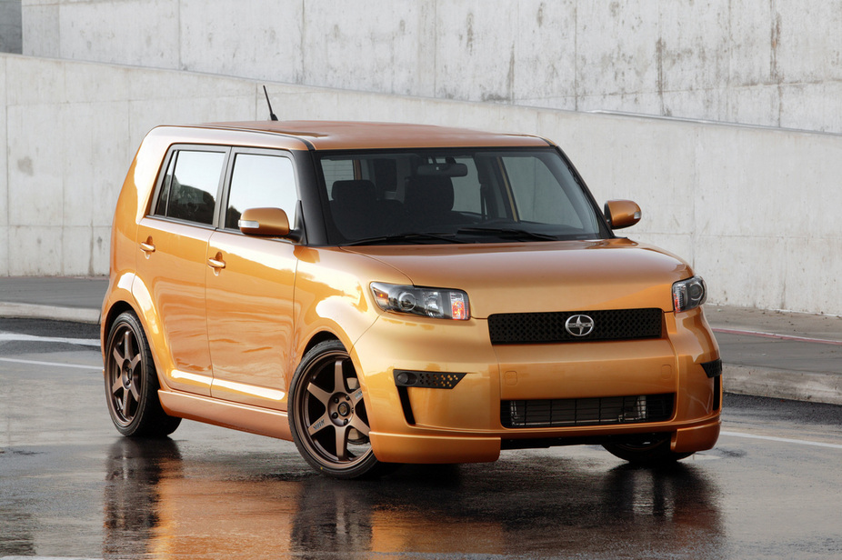 Scion xB 5-Door Wagon 5-Spd MT