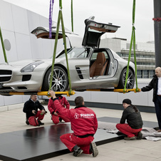 New Mercedes-Benz SLS AMG: The renaissance of the Gullwing