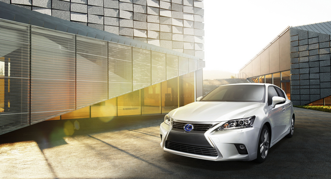 Attraktives Business-Paket für den neuen Lexus CT 200h