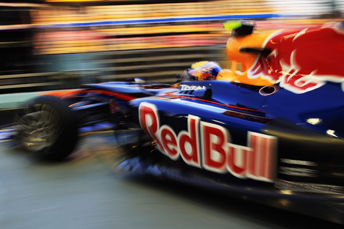 Webber sets the pace in opening practice