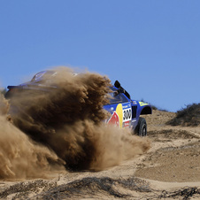 Sainz gains time on Al-Attiyah