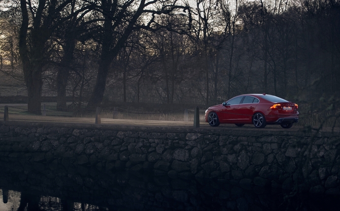 Volvo S60 T6 R-Design Momentum Geartronic