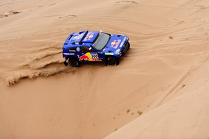 Sainz gains time on Al-Attiyah