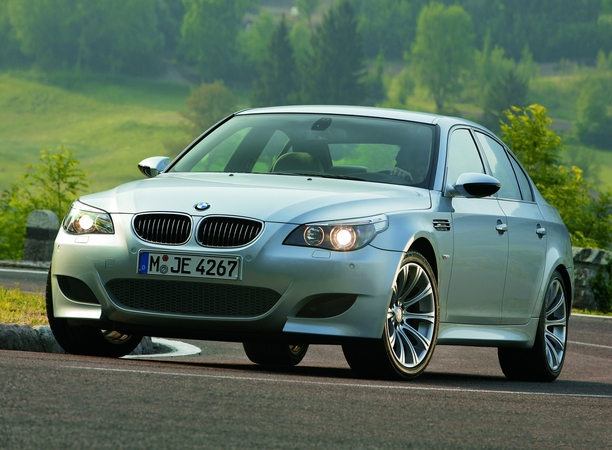 The fourth M5 and the M6 coupe used a new high revving, 5.0l V10