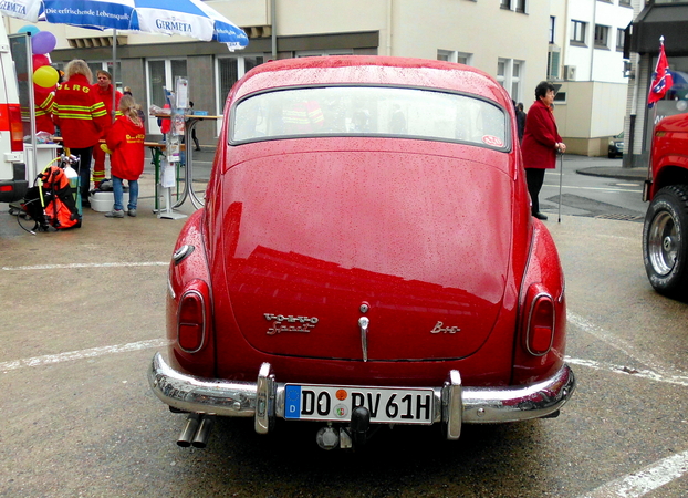 Ami-Schlitten und Oldtimer im Sauerland