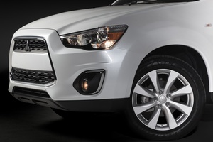 Mitsubishi Outlander Sport Gets Revised for 2013