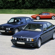 The M5 received a second generation in 1988