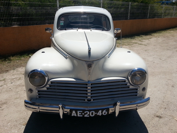 Peugeot 203 Saloon