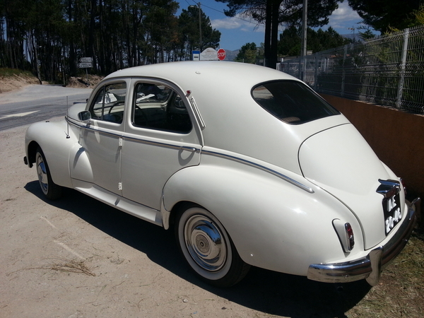 Peugeot 203 Saloon