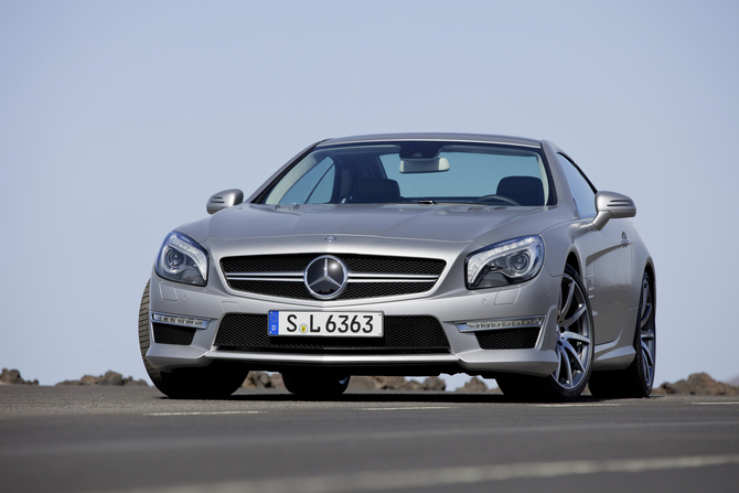 Mercedes SL63 AMG with Standard 537hp or Optional 564hp