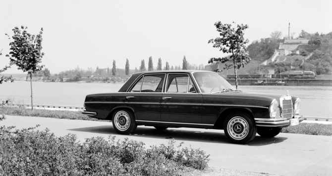 Mercedes-Benz 280 SE Limousine