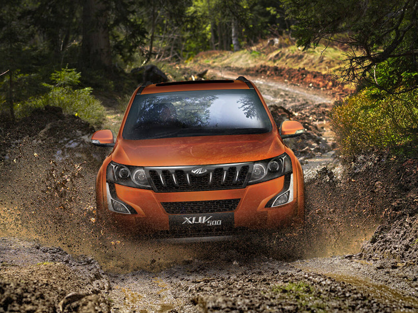 Mahindra XUV500 W6