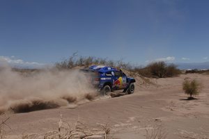 De Villiers wins as Sainz looses ground to Al-Attiyah