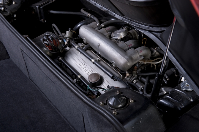 The turbo engine was carried into the 2002 Turbo but produced 170hp, not the 200hp from the concept