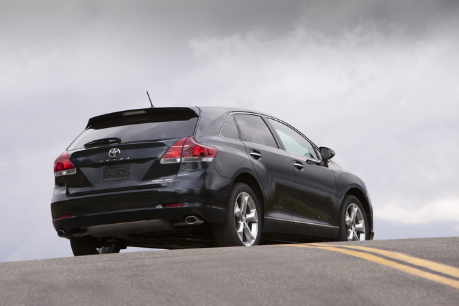 Toyota Venza Gets New Bumper and More Standard Features for 2013