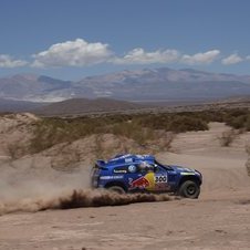 De Villiers wins as Sainz looses ground to Al-Attiyah