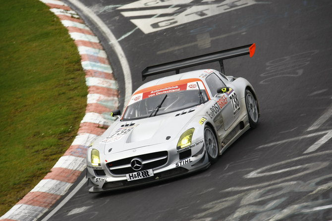 SLS AMG GT3 gets first race victory