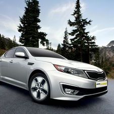 Kia Optima Hybrid premieres in LA