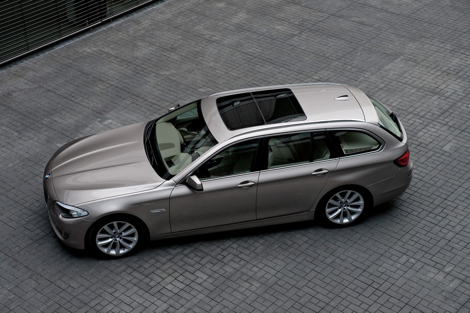 BMW unveils the new 5 Series Touring