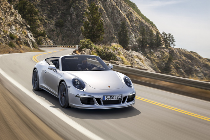 Porsche 911 Carrera 4 GTS Cabriolet