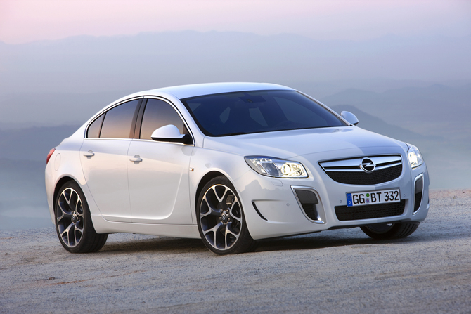 Opel Insignia OPC now with automatic transmission