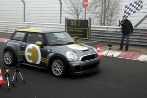 MINI E Race runs in Nürburgring